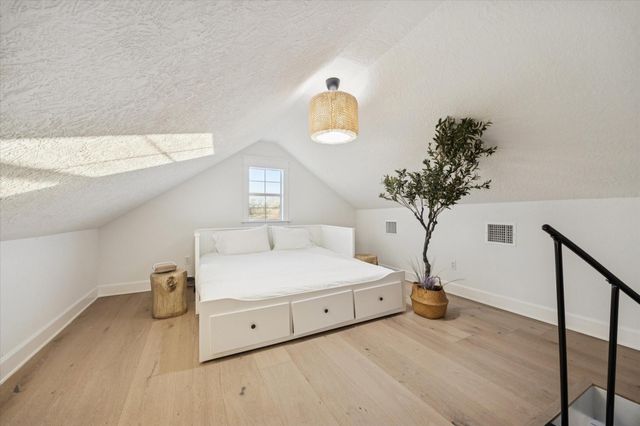 833 Fm 954, Round Top, TX 78954