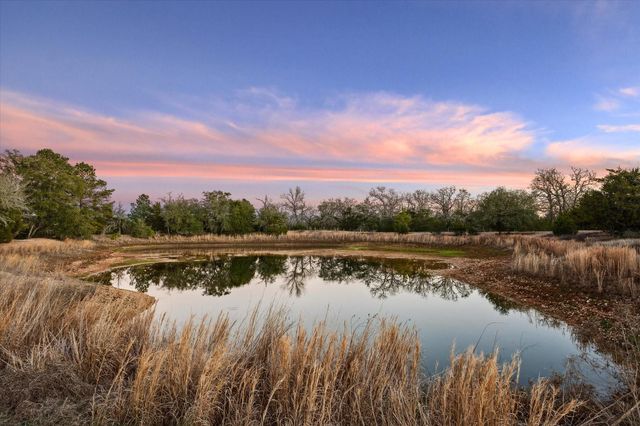 833 Fm 954, Round Top, TX 78954