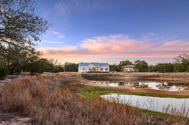 833 Fm 954, Round Top, TX 78954