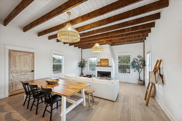 833 Fm 954, Round Top, TX 78954