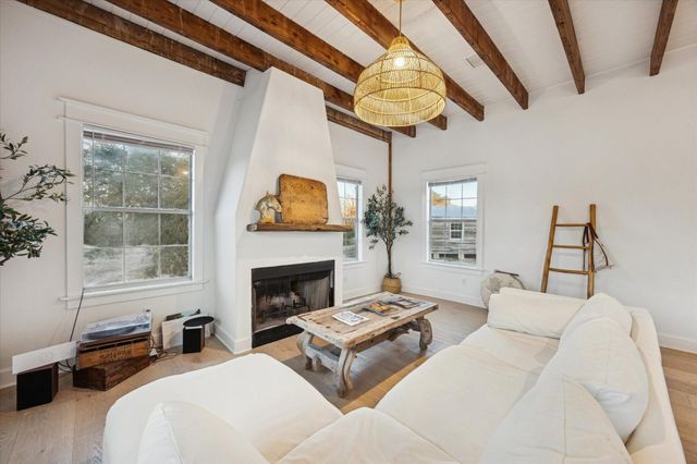 833 Fm 954, Round Top, TX 78954