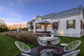 833 Fm 954, Round Top, TX 78954