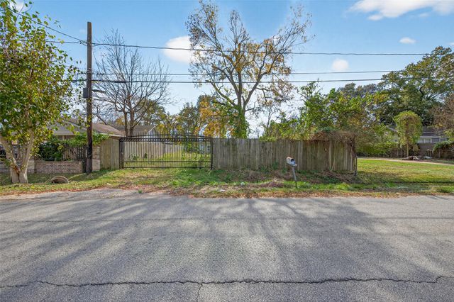 5002 Firnat Street, Houston, TX 77016