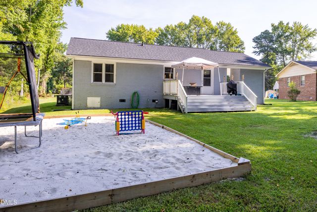 1307 W Pearsall Street, Dunn, NC 28334