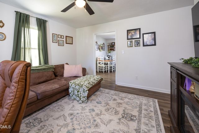 1307 W Pearsall Street, Dunn, NC 28334