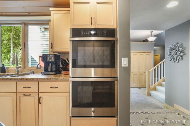 945 N Baywood Drive, Holland, MI 49424