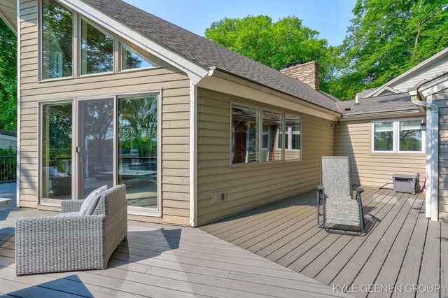 945 N Baywood Drive, Holland, MI 49424