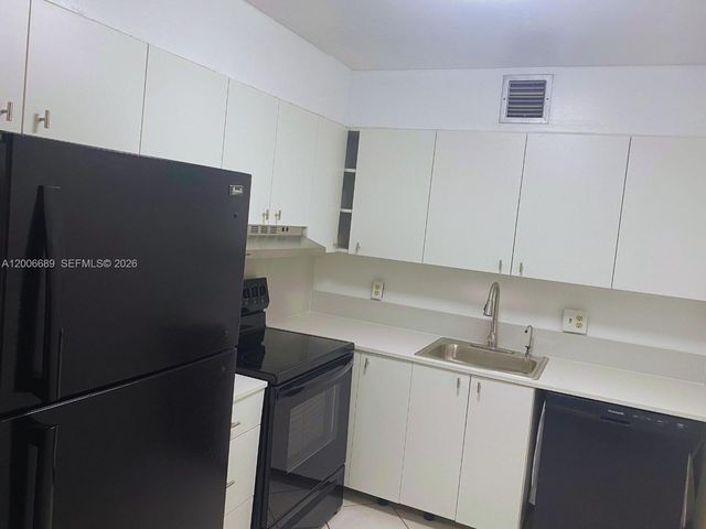 13550 SW 6th Ct 308A, Pembroke Pines, FL 33027