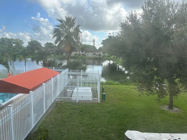 10019 NW 4TH Street 202, Pembroke Pines, FL 33024