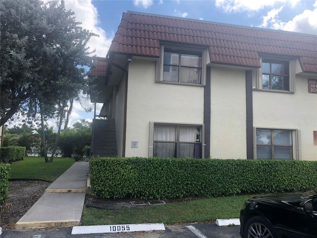 10019 NW 4TH Street 202, Pembroke Pines, FL 33024