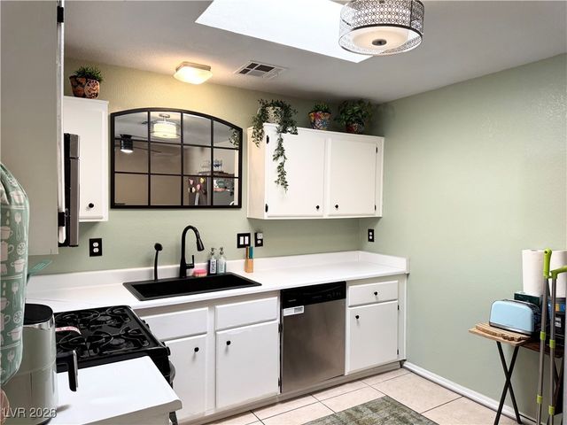 2124 Haven Hill Avenue, Las Vegas, NV 89106