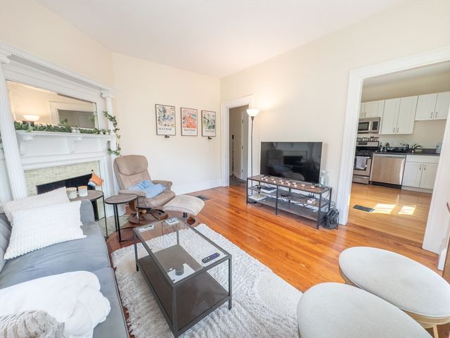 11-13 Wendell Street 3, Cambridge, MA 02138
