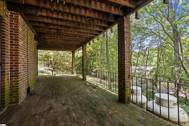 16 Oakleaf Road, Greenville, SC 29609