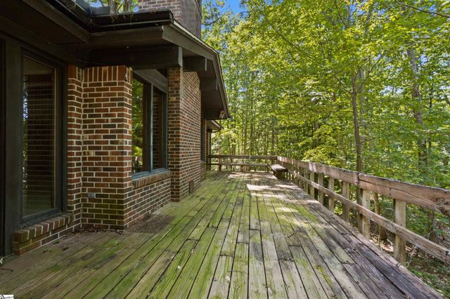 16 Oakleaf Road, Greenville, SC 29609