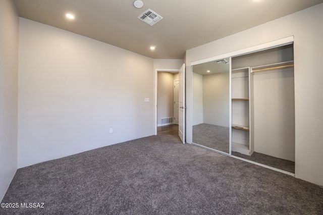 1801 W Great Oak Drive, Tucson, AZ 85746