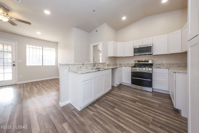 1801 W Great Oak Drive, Tucson, AZ 85746