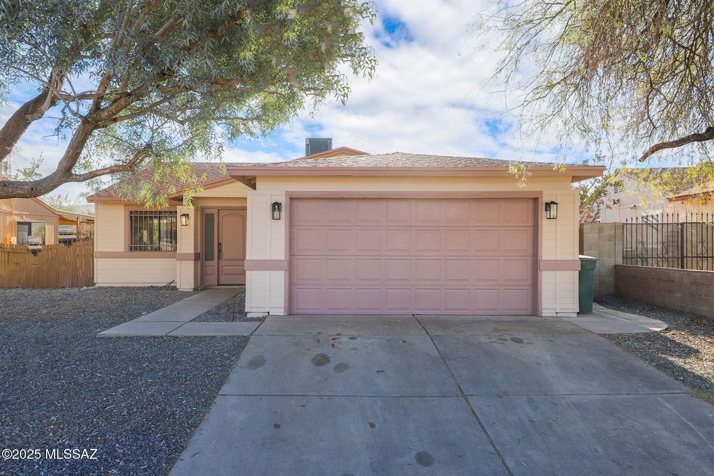 1801 W Great Oak Drive, Tucson, AZ 85746