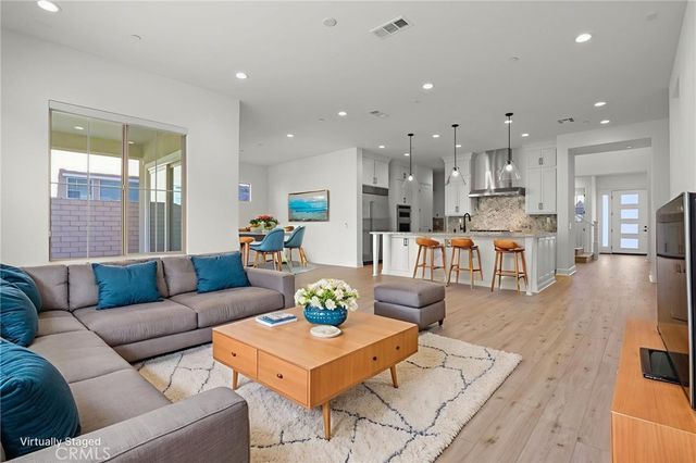 11763 Quailrun Ct, Chatsworth, CA 91311