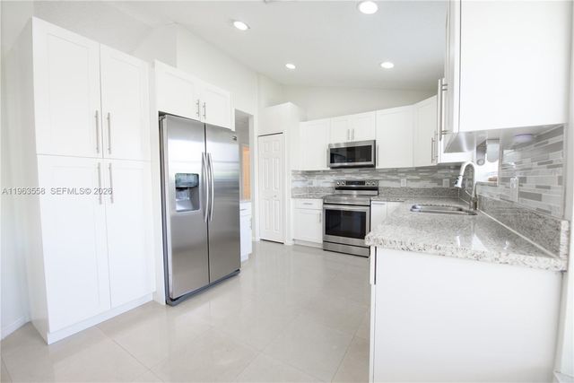 452 SE 20th Dr, Homestead, FL 33033