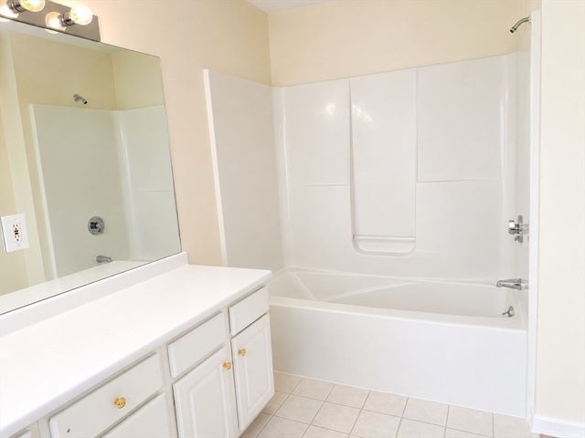 37 Augusta Way 37, Chelmsford, MA 01863