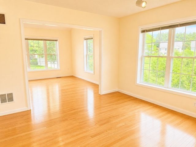37 Augusta Way 37, Chelmsford, MA 01863