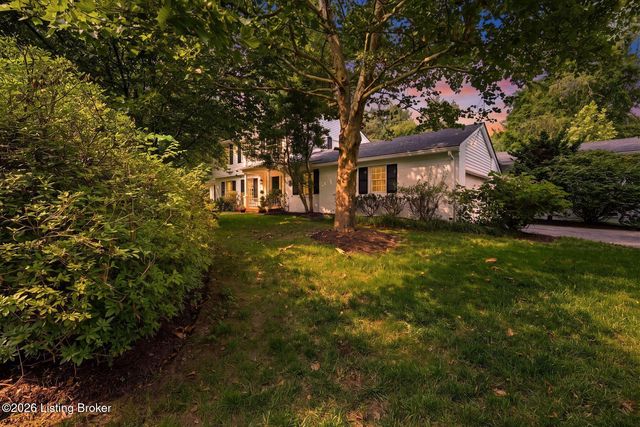 12609 Crest Arm Rd, Anchorage, KY 40223