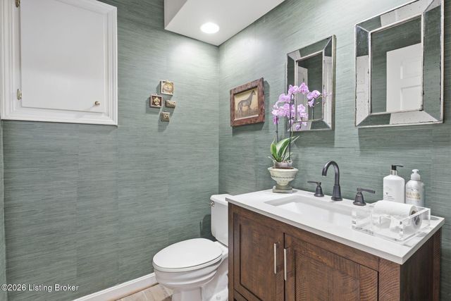 12609 Crest Arm Rd, Anchorage, KY 40223