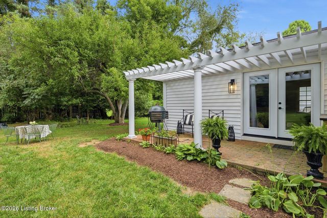 12609 Crest Arm Rd, Anchorage, KY 40223