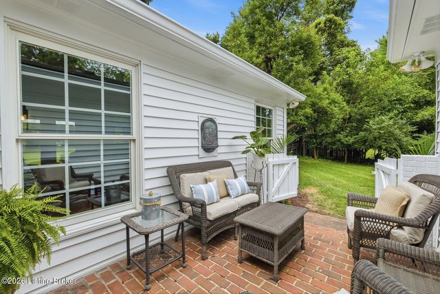 12609 Crest Arm Rd, Anchorage, KY 40223