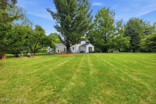 12609 Crest Arm Rd, Anchorage, KY 40223