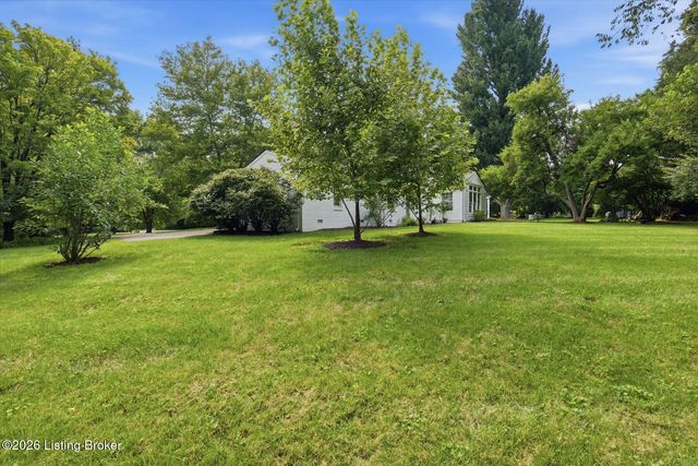12609 Crest Arm Rd, Anchorage, KY 40223