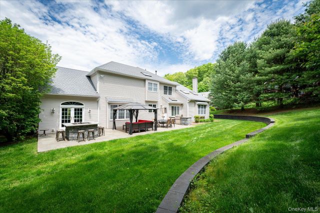 10 Kipps Court, Somers, NY 10589
