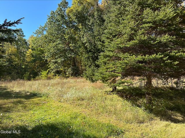 273 Gansevoort Road, Moreau, NY 12831