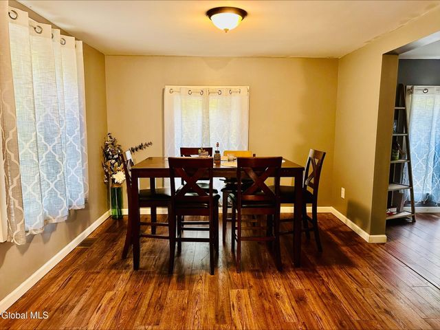 273 Gansevoort Road, Moreau, NY 12831