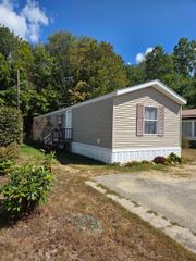 15 Mayhew Road, Campton, NH 03223
