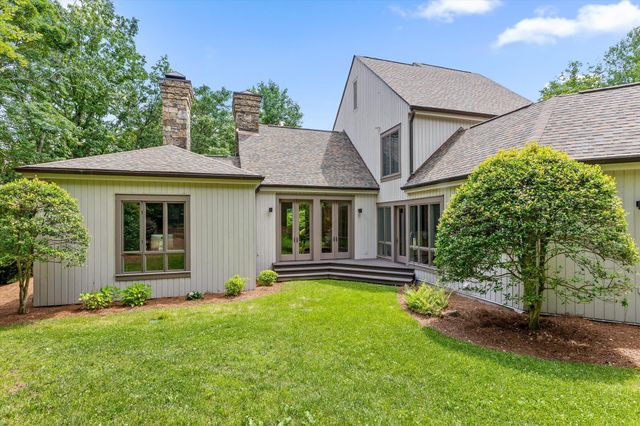 131 Sumach Street, Lookout Mountain, TN 37350