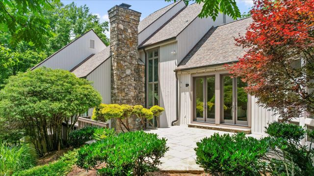 131 Sumach Street, Lookout Mountain, TN 37350