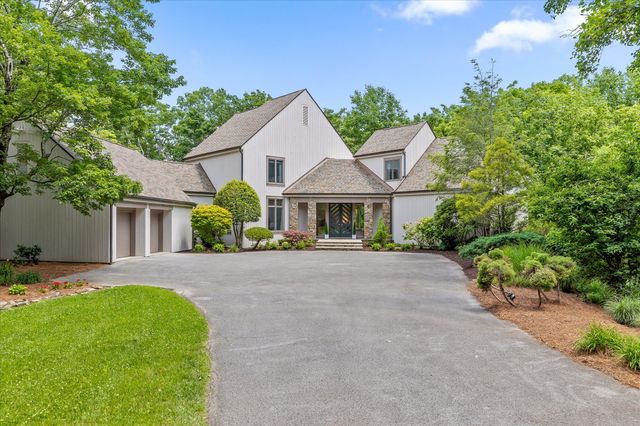 131 Sumach Street, Lookout Mountain, TN 37350