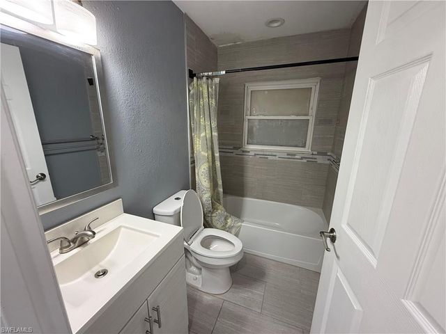 9169 Shaddock RD E, Fort Myers, FL 33967