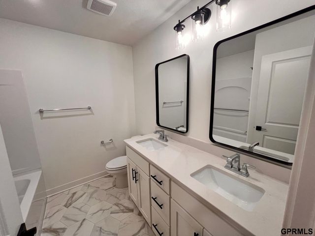 19826 Cinnamon Street, Omaha, NE 68135