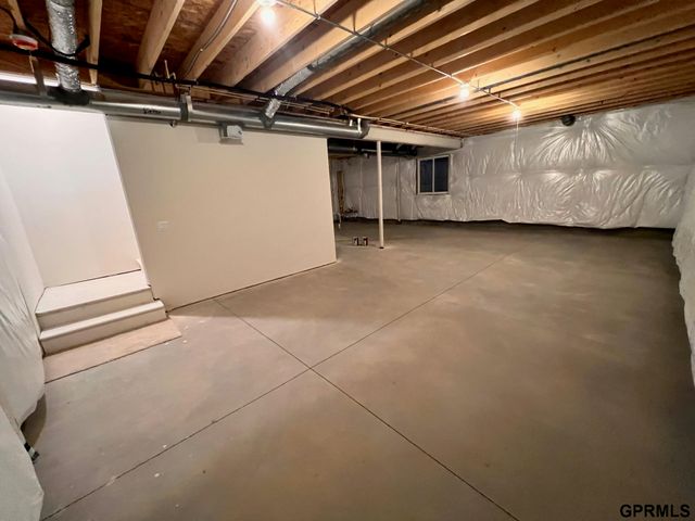 19826 Cinnamon Street, Omaha, NE 68135