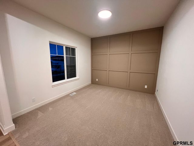 19826 Cinnamon Street, Omaha, NE 68135