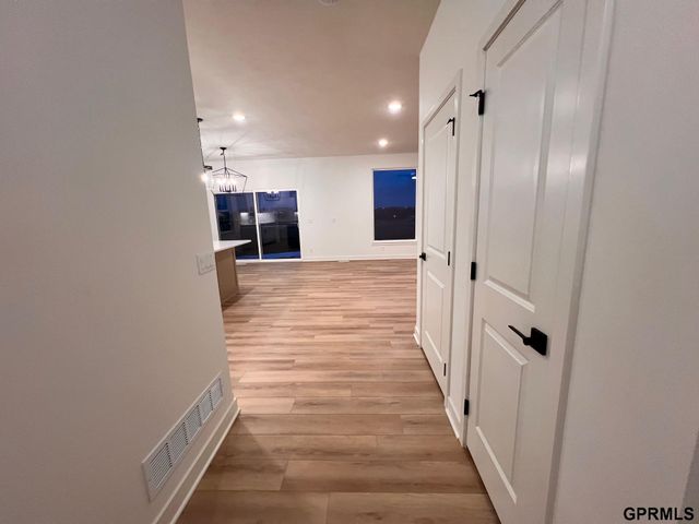 19826 Cinnamon Street, Omaha, NE 68135