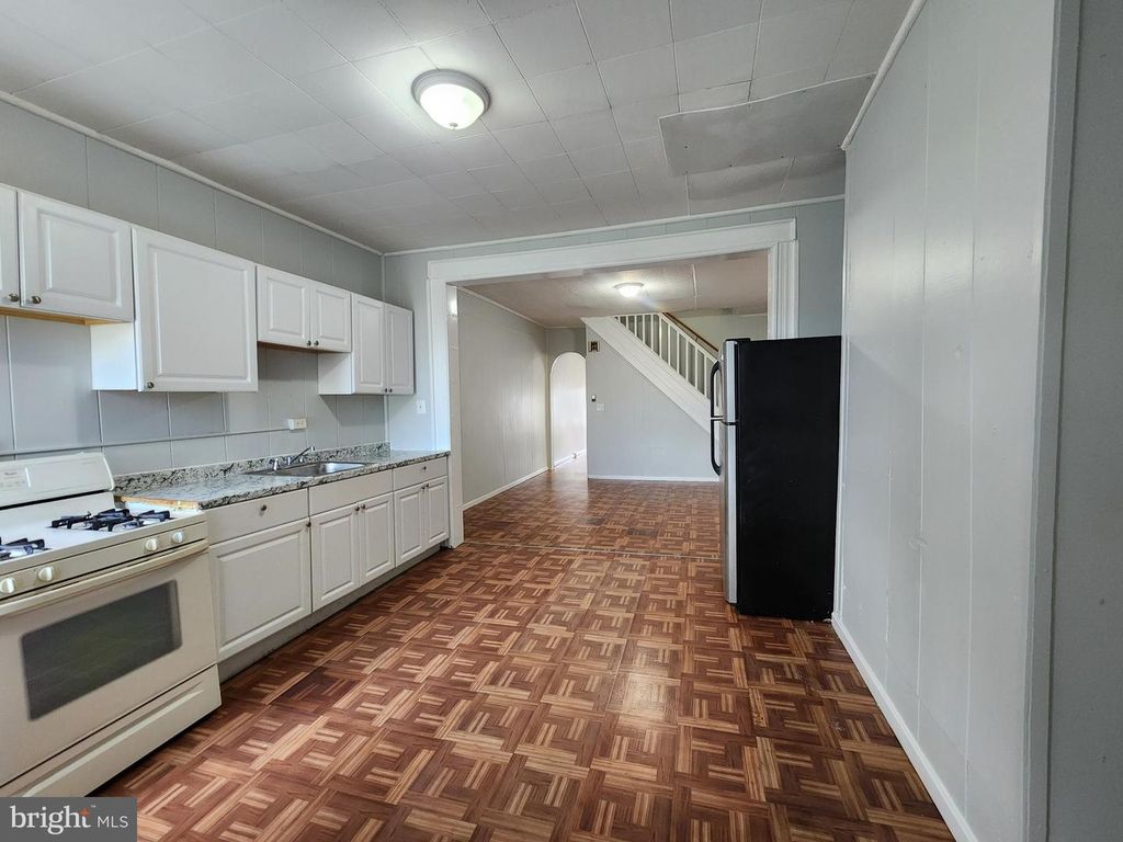 Image 13 of property listing at 2014 E LANVALE ST, Baltimore, MD 21213