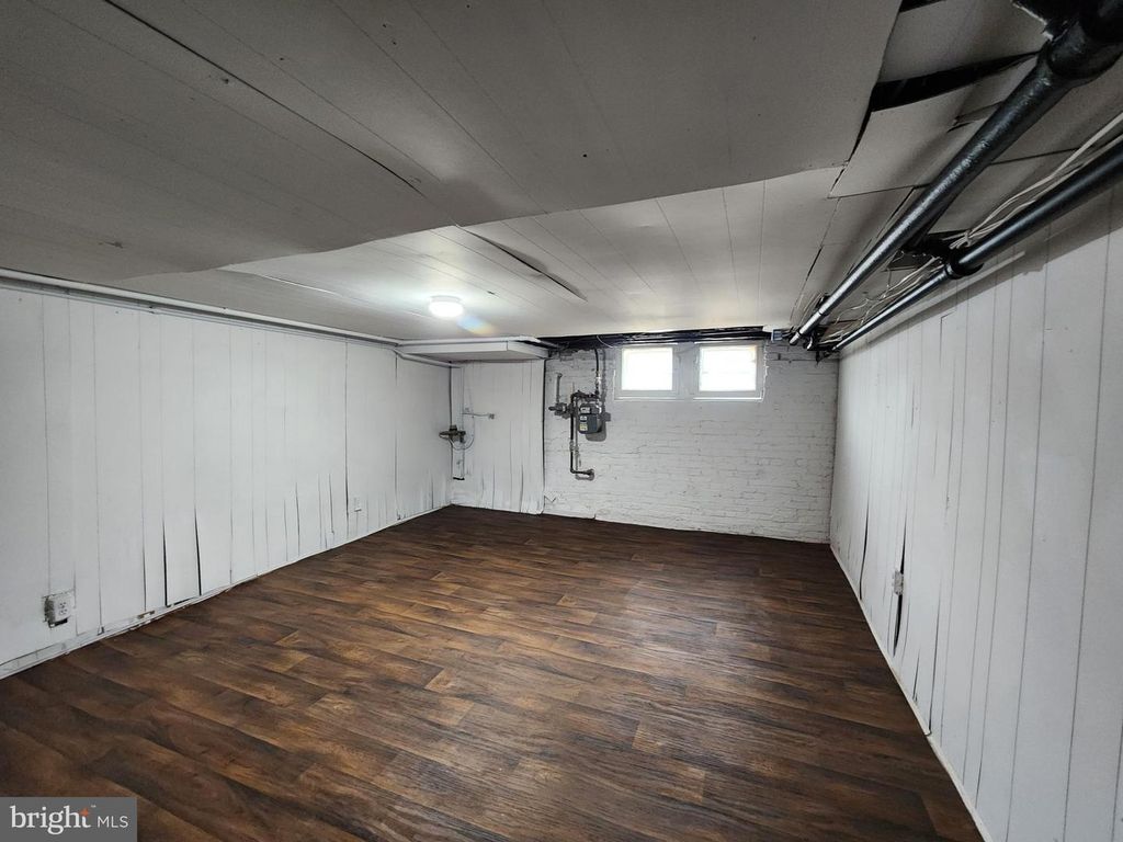 Image 16 of property listing at 2014 E LANVALE ST, Baltimore, MD 21213