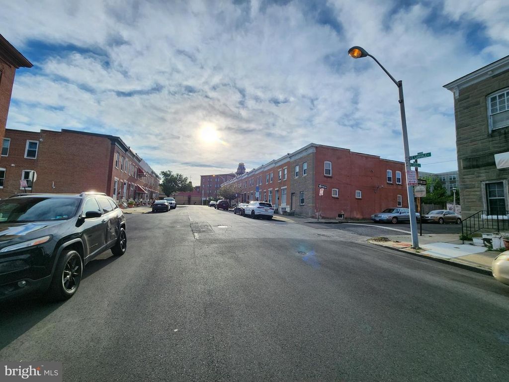 Image 5 of property listing at 2014 E LANVALE ST, Baltimore, MD 21213