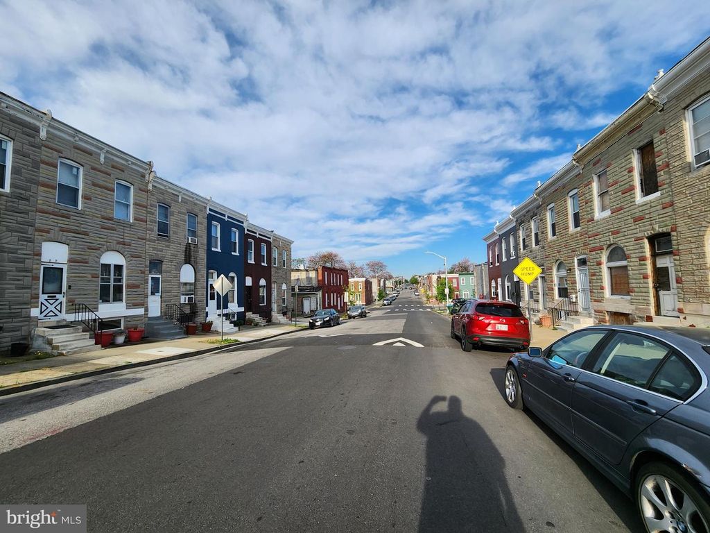 Image 6 of property listing at 2014 E LANVALE ST, Baltimore, MD 21213