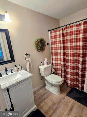 103 MOUNTAINSTONE DR, Elizabethtown, PA 17022