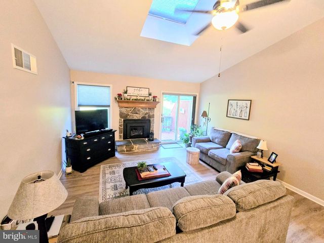 103 MOUNTAINSTONE DR, Elizabethtown, PA 17022