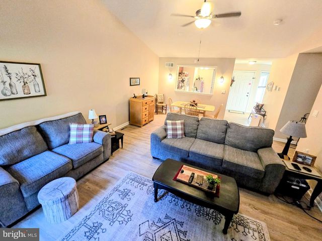 103 MOUNTAINSTONE DR, Elizabethtown, PA 17022